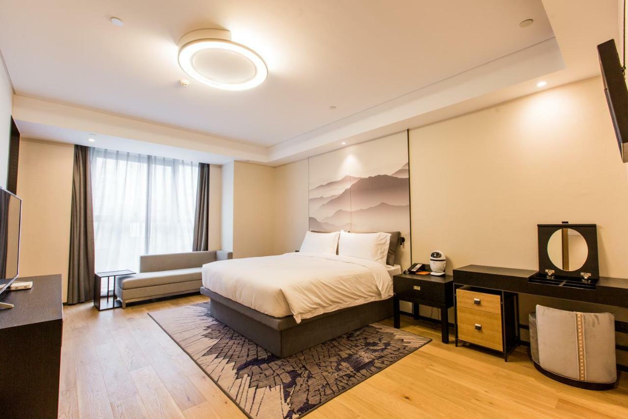Howard Johnson By Wyndham Life Zhuoyuan Ningbo Eksteriør bilde